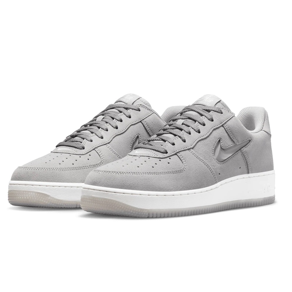 Nike AIR FORCE 1 LOW RETRO Suede Smoke Grey Sneakers Size Men’s 7.5 / 9 Women’s